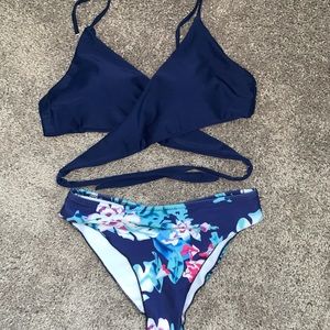 Blue pattern bikini set